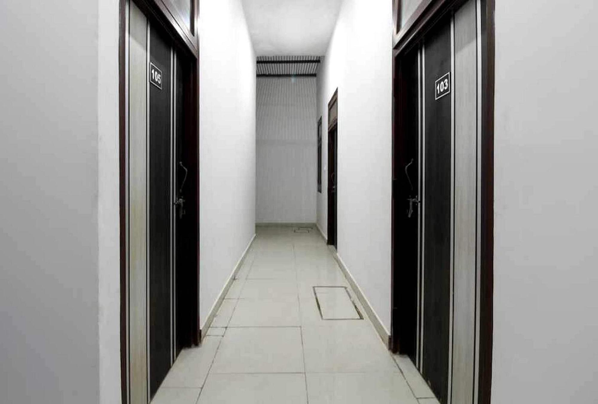 Hotel Sky Bird Bhauli 외부 사진