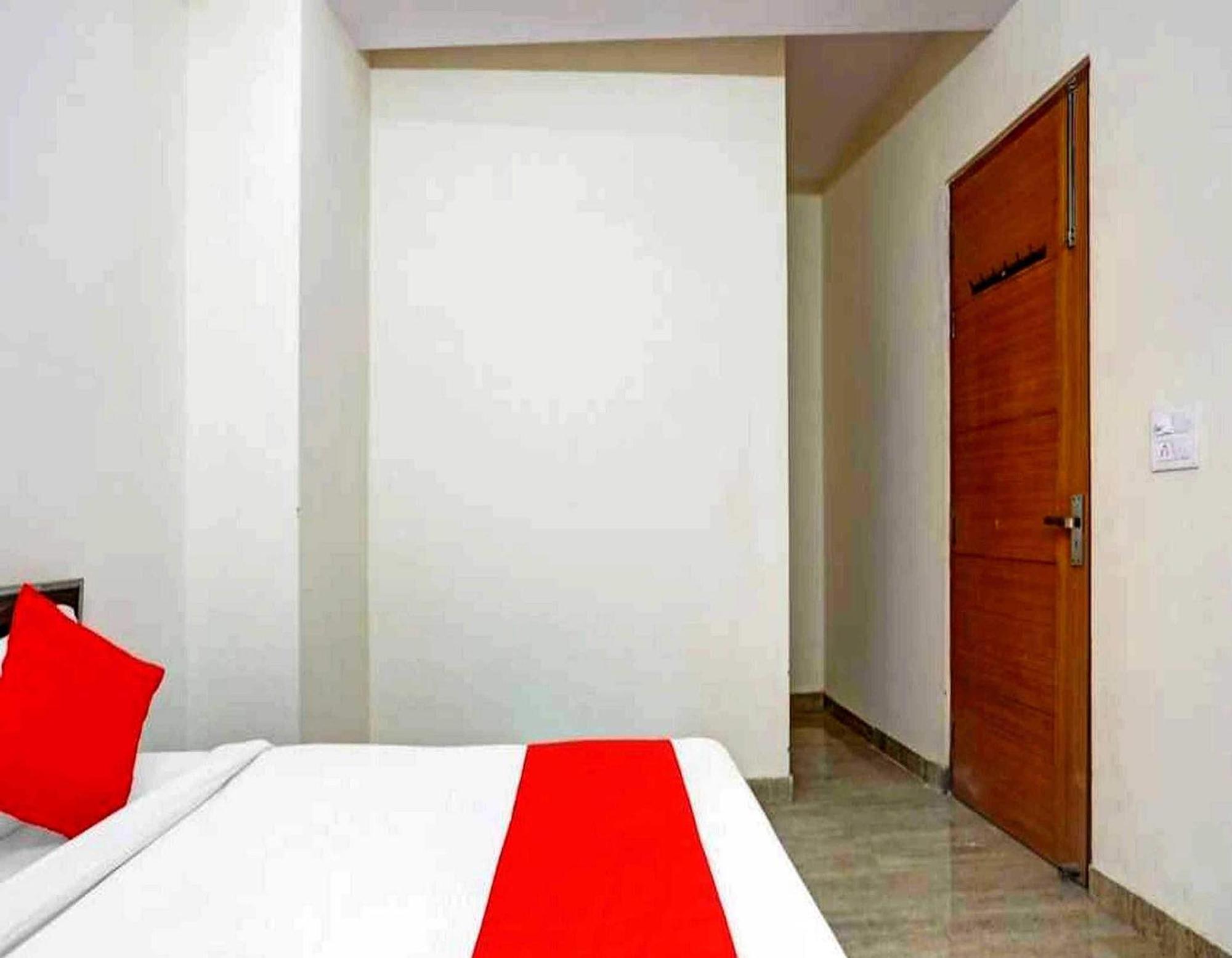 Hotel Sky Bird Bhauli 외부 사진