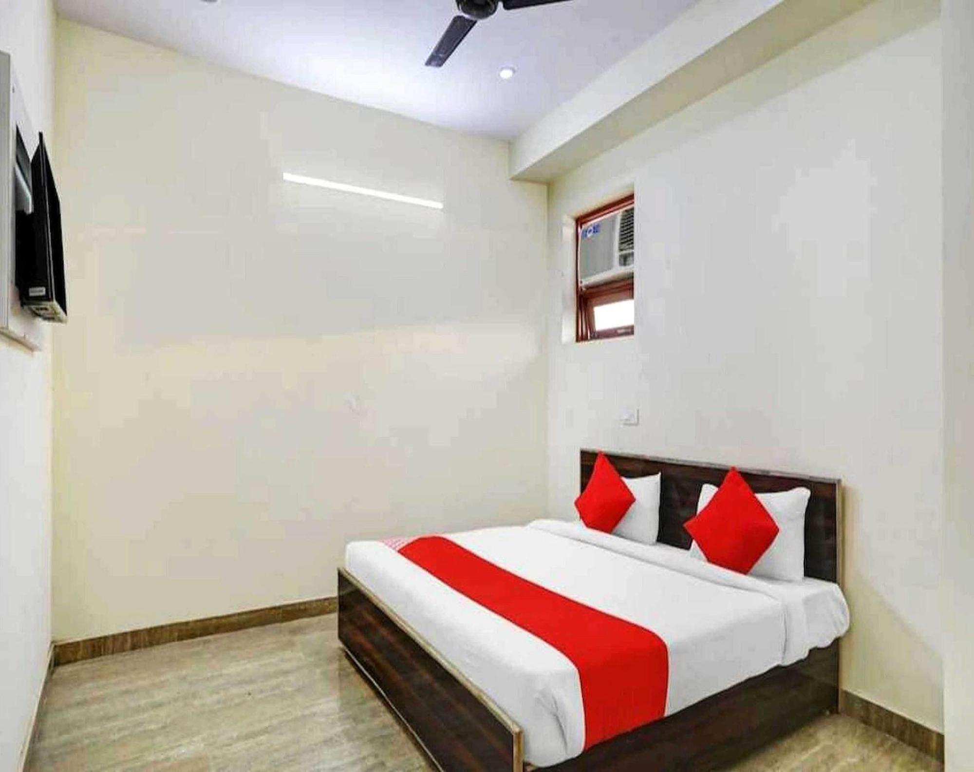 Hotel Sky Bird Bhauli 외부 사진