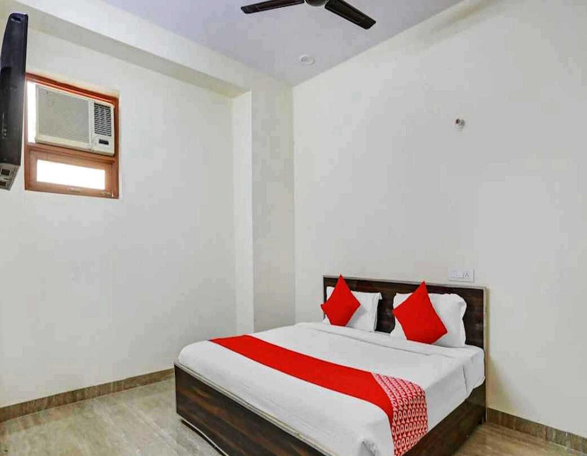 Hotel Sky Bird Bhauli 외부 사진
