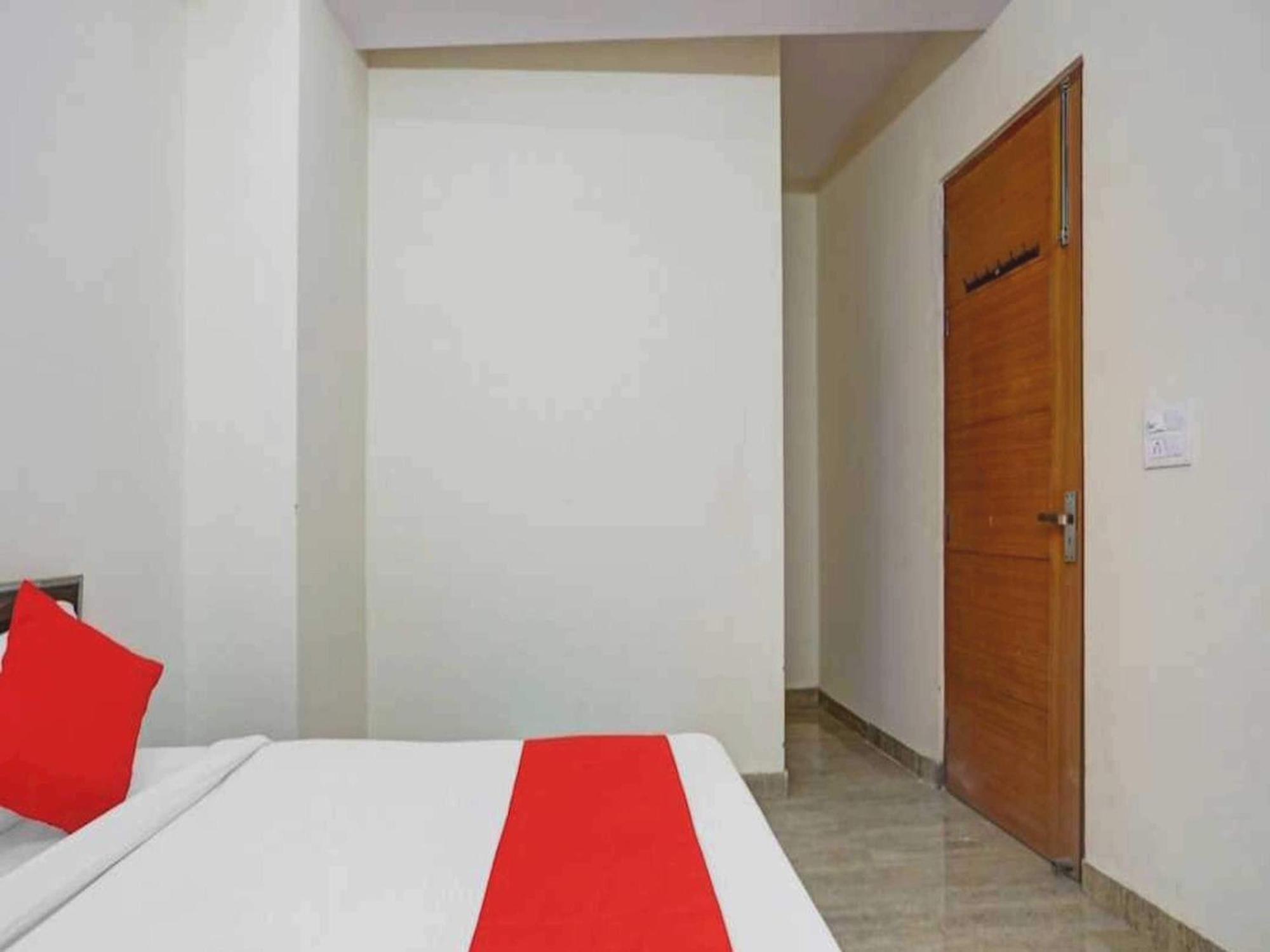Hotel Sky Bird Bhauli 외부 사진