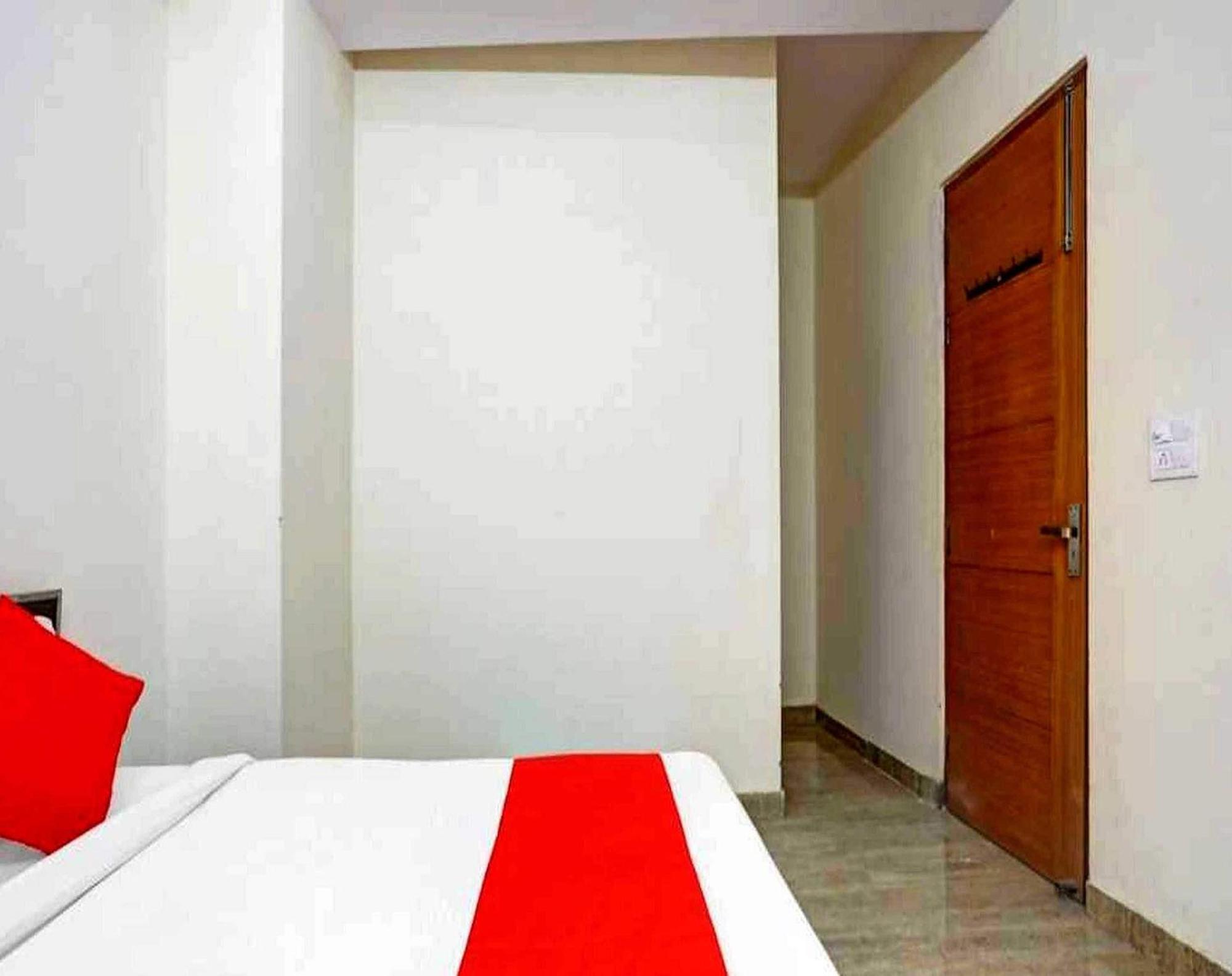 Hotel Sky Bird Bhauli 외부 사진