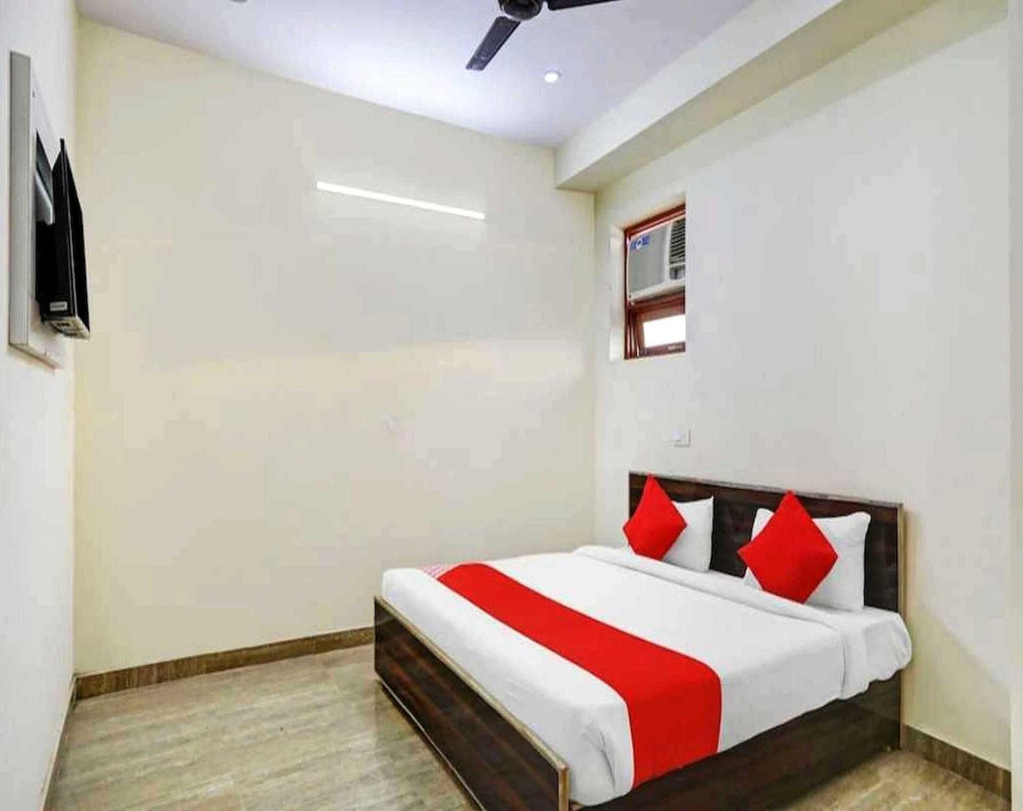 Hotel Sky Bird Bhauli 외부 사진