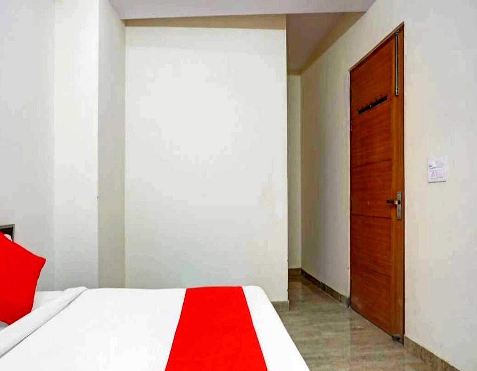Hotel Sky Bird Bhauli 외부 사진