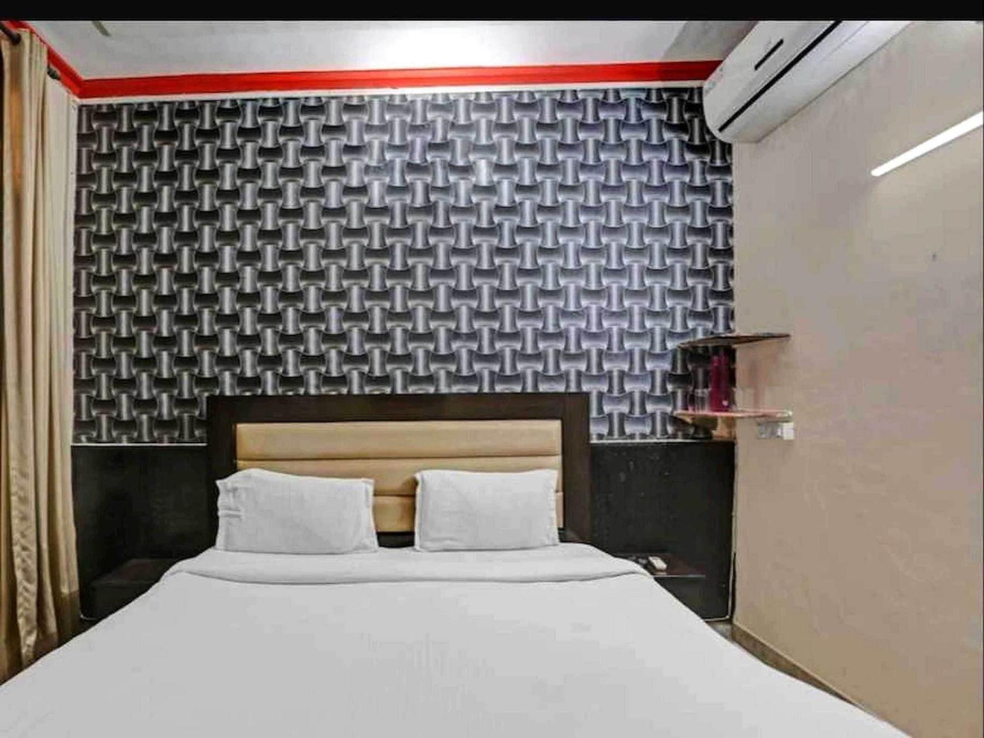 Hotel Sky Bird Bhauli 외부 사진