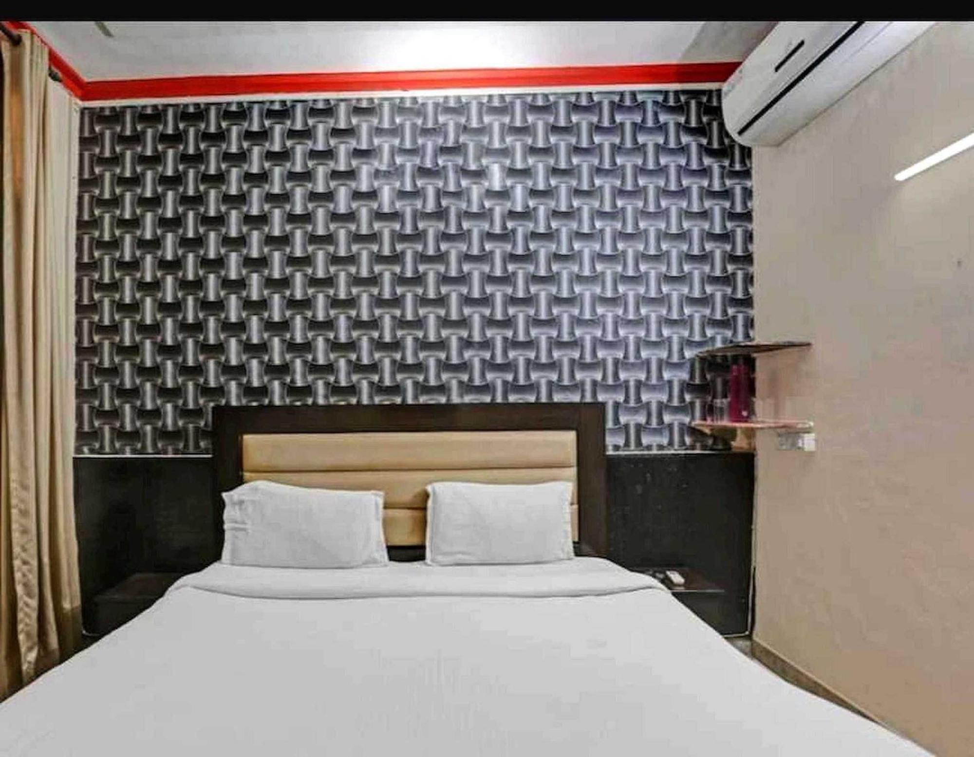 Hotel Sky Bird Bhauli 외부 사진