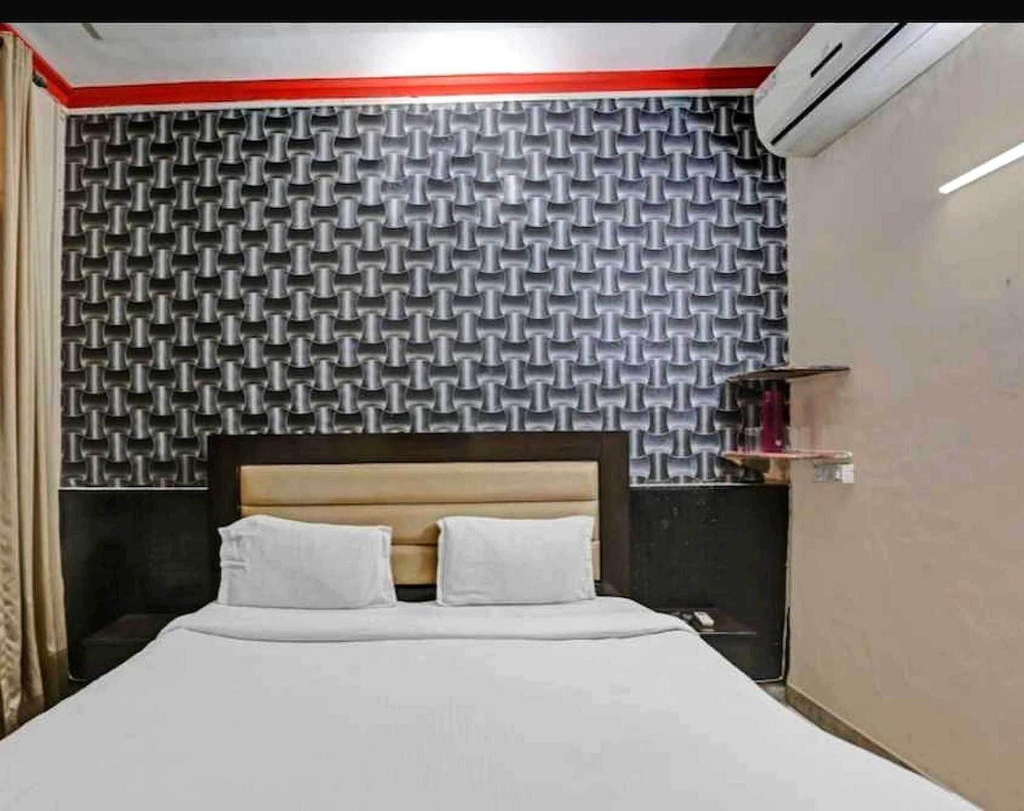 Hotel Sky Bird Bhauli 외부 사진