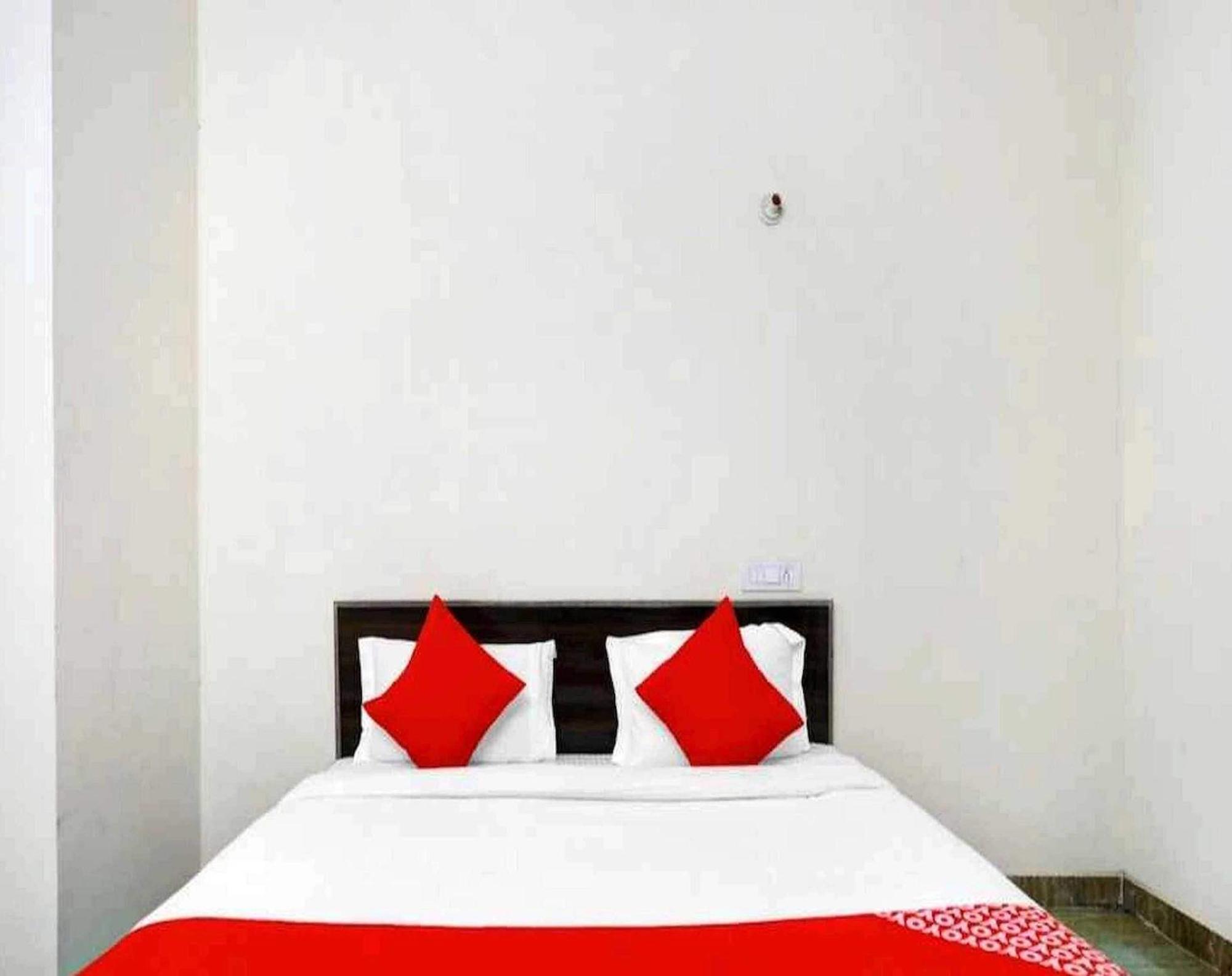 Hotel Sky Bird Bhauli 외부 사진