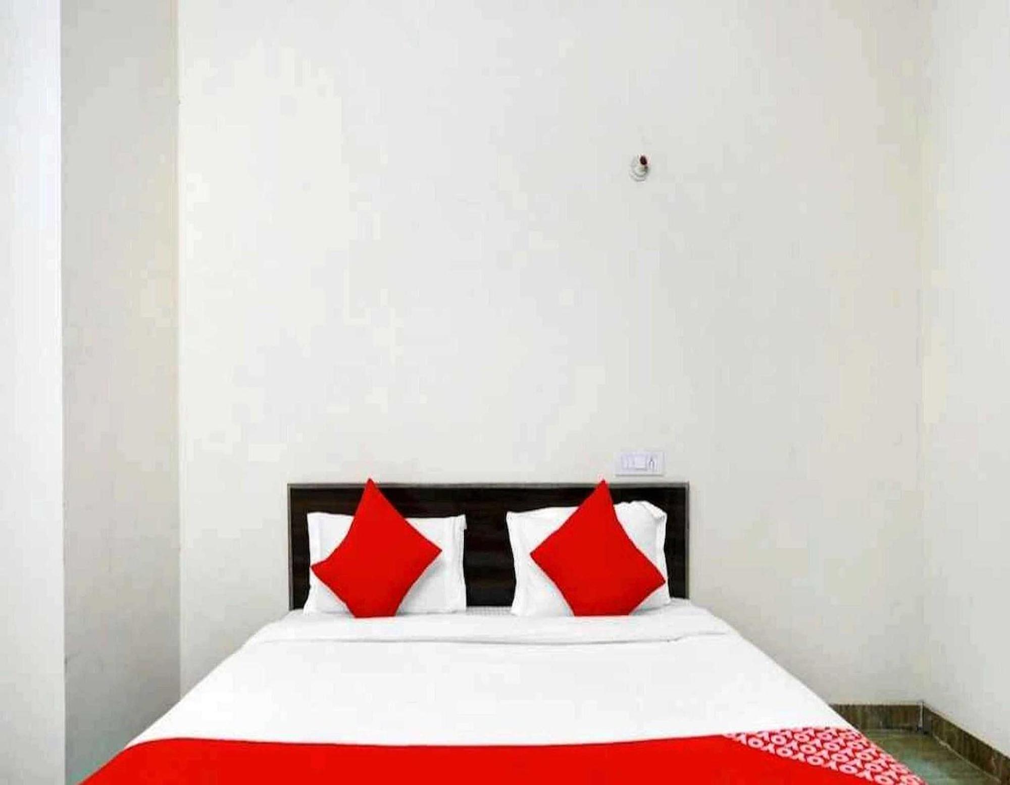 Hotel Sky Bird Bhauli 외부 사진